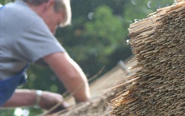 professional Thorncote Green thatchers